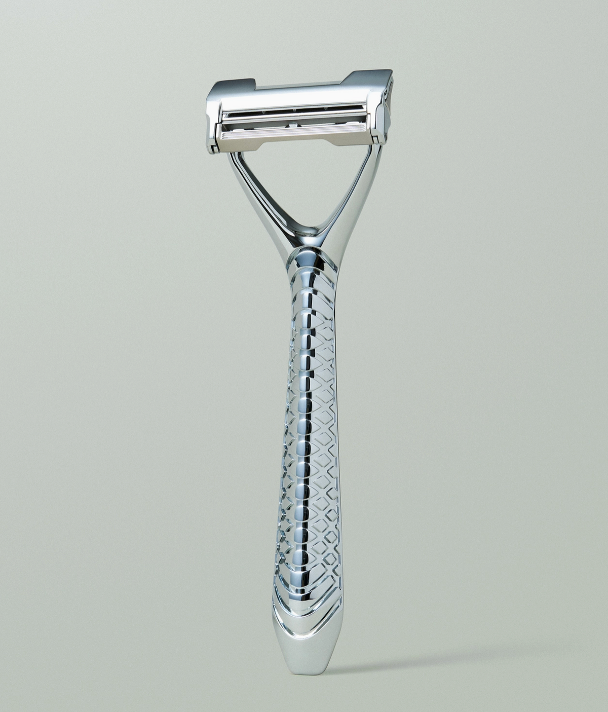 Pivoting Head Razor | Leaf 2